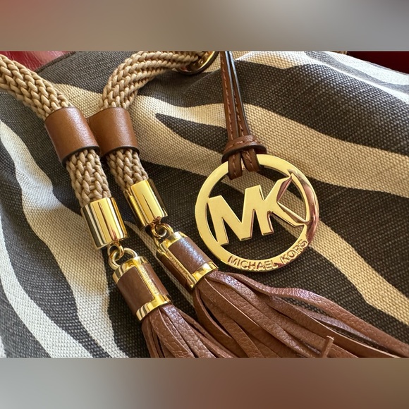 MICHAEL Michael Kors Zebra Print Purse - Picture 4 of 6